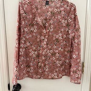 🟩3/$15 Pink Floral Long Sleeve Blouse